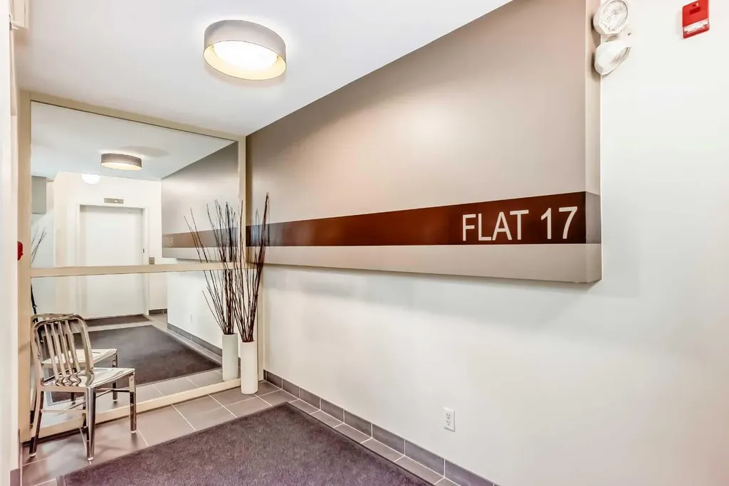 2124 17 Street SW Calgary AB T2T4M4