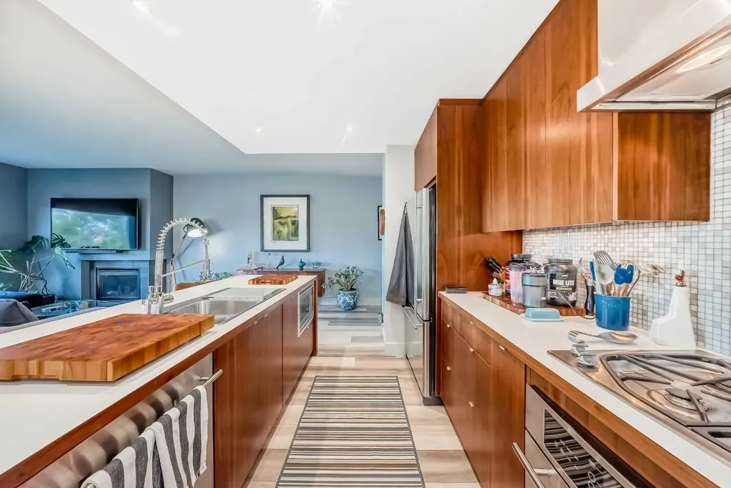 2124 17 Street SW Calgary AB T2T4M4