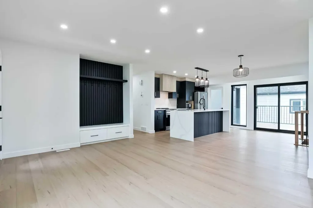 4940 45 Street SW Calgary AB T3E 3W4