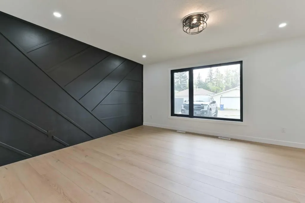 4940 45 Street SW Calgary AB T3E 3W4