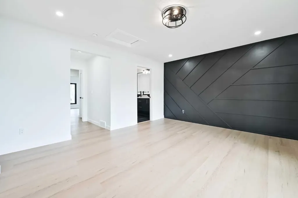 4940 45 Street SW Calgary AB T3E 3W4