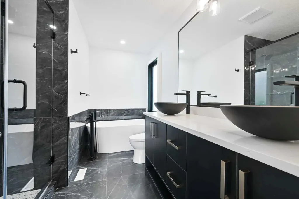 4940 45 Street SW Calgary AB T3E 3W4