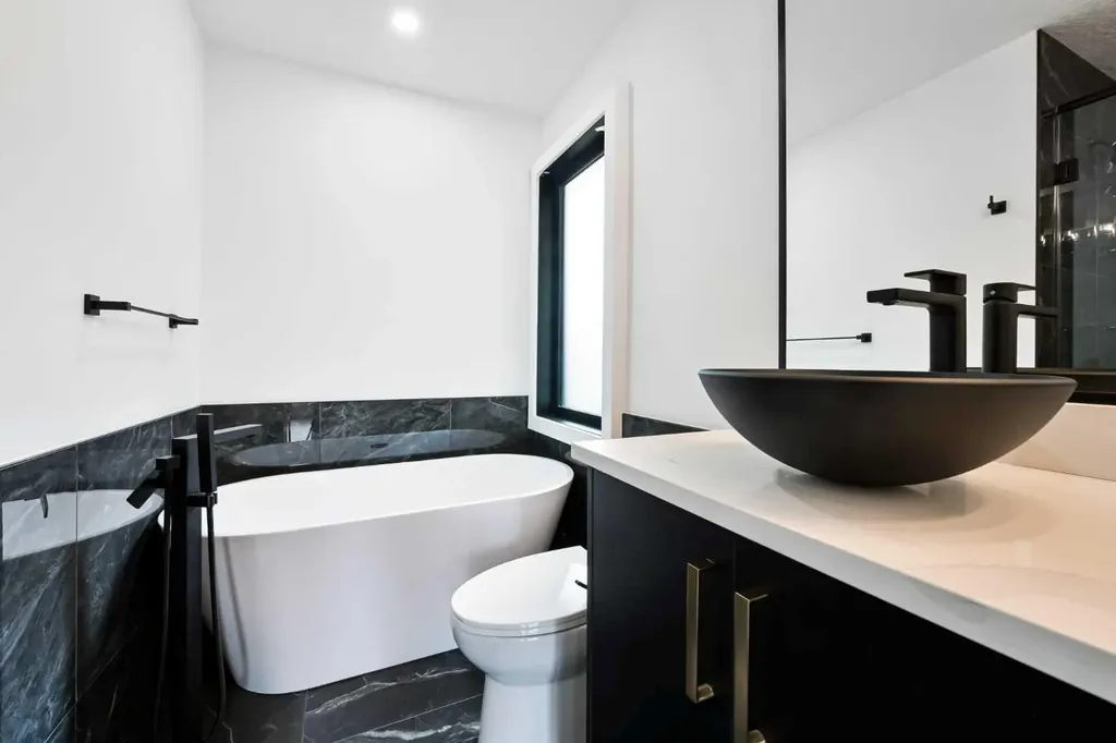 4940 45 Street SW Calgary AB T3E 3W4