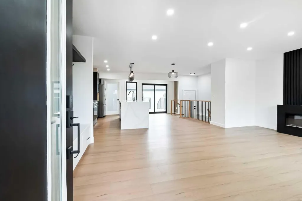 4940 45 Street SW Calgary AB T3E 3W4