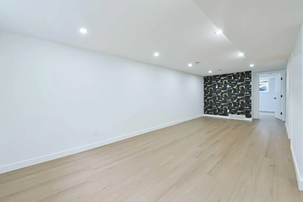 4940 45 Street SW Calgary AB T3E 3W4