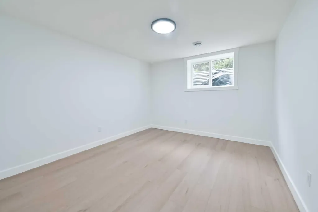 4940 45 Street SW Calgary AB T3E 3W4