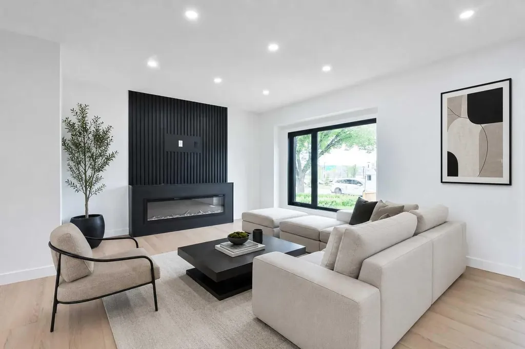 4940 45 Street SW Calgary AB T3E 3W4