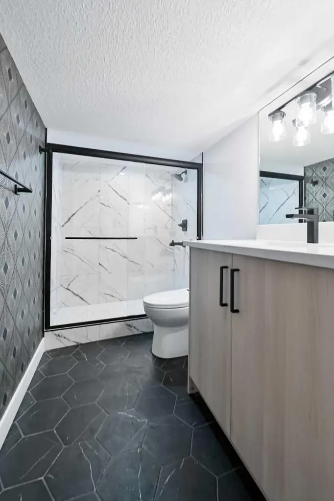 4940 45 Street SW Calgary AB T3E 3W4