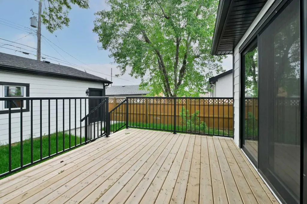 4940 45 Street SW Calgary AB T3E 3W4
