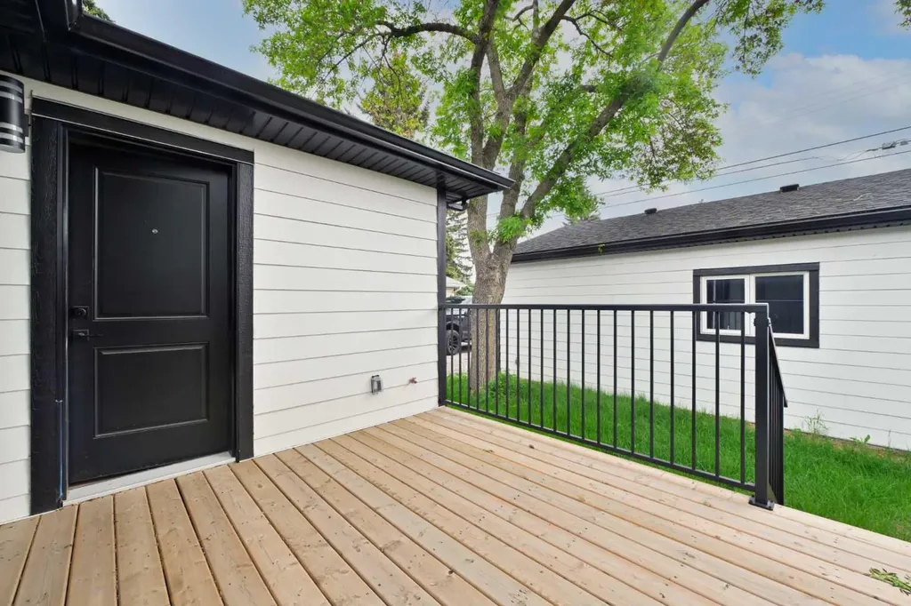 4940 45 Street SW Calgary AB T3E 3W4