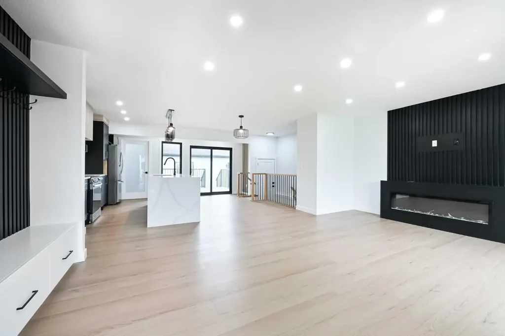 4940 45 Street SW Calgary AB T3E 3W4