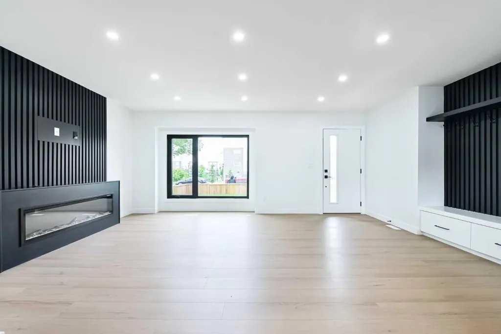 4940 45 Street SW Calgary AB T3E 3W4