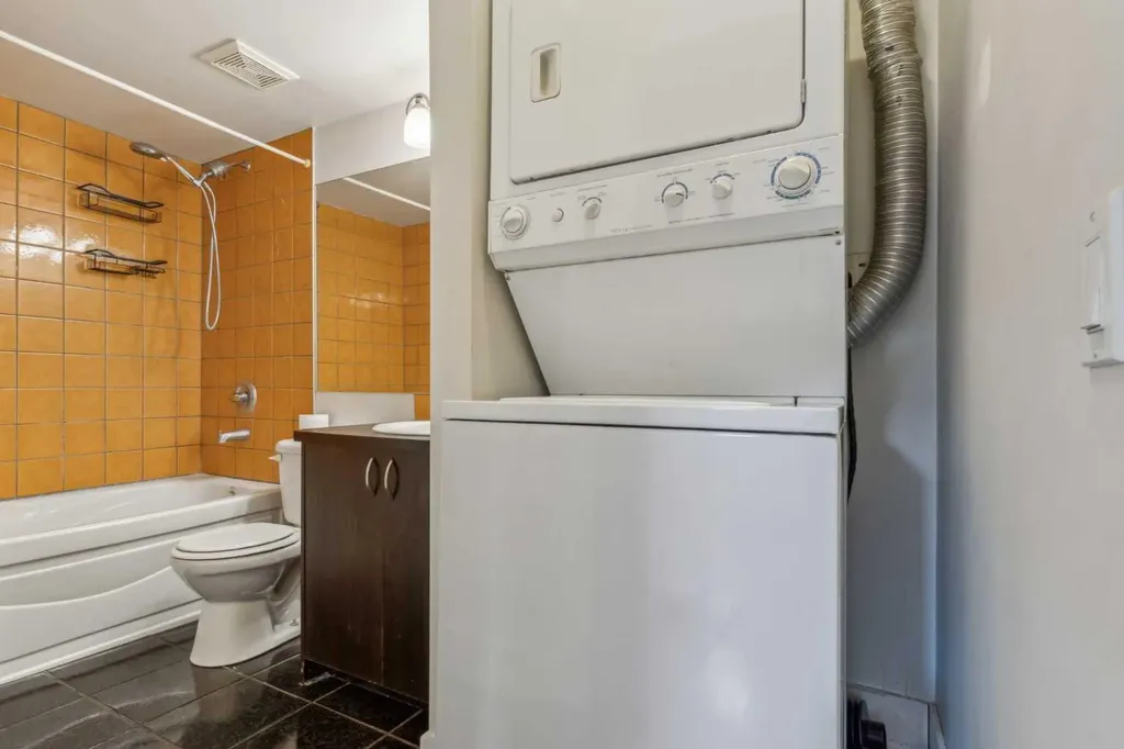 1530 16 Avenue SW Calgary AB T3C 0Z8