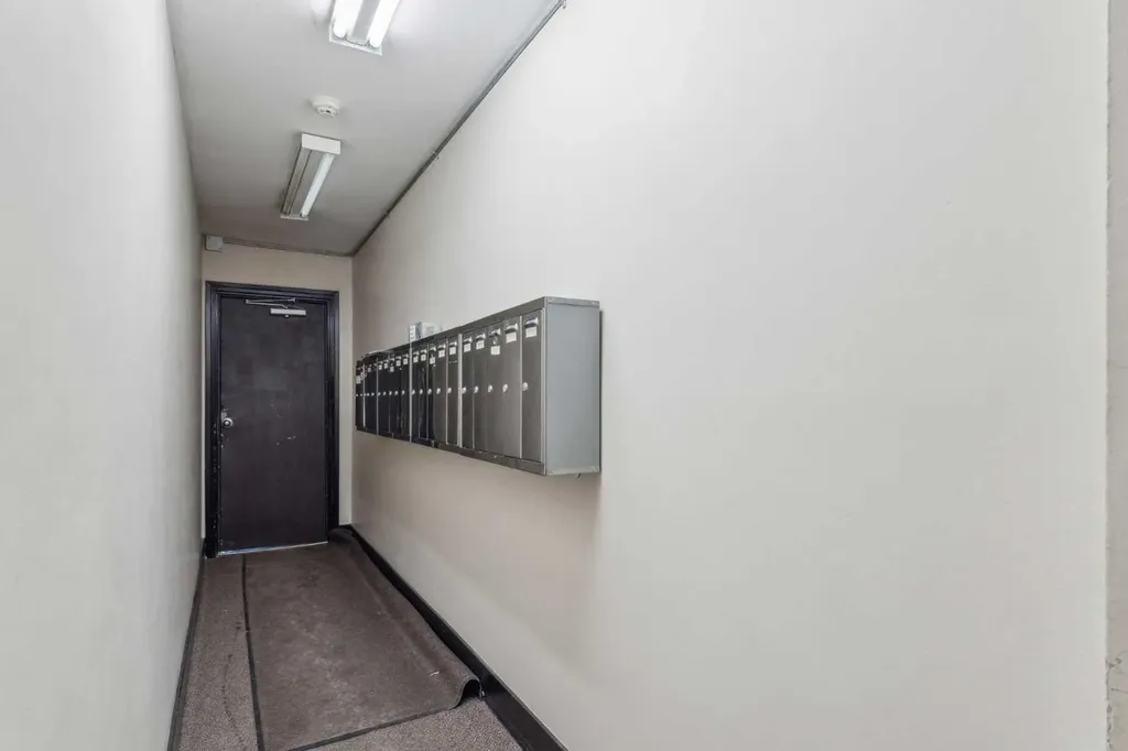 1530 16 Avenue SW Calgary AB T3C 0Z8