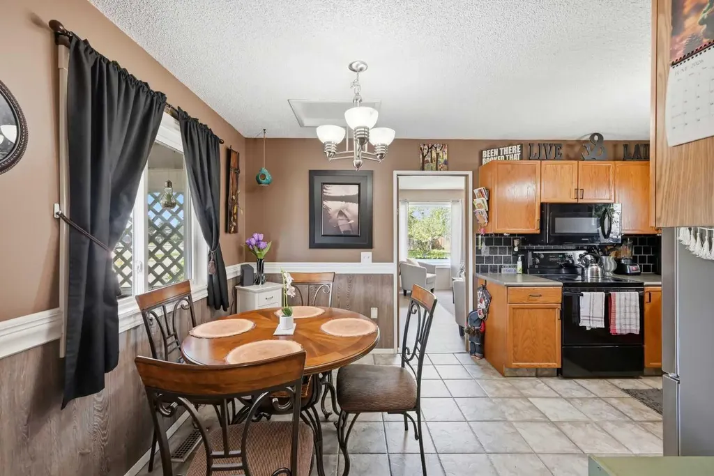 45 Taradale Close NE Calgary AB T3J 3E5