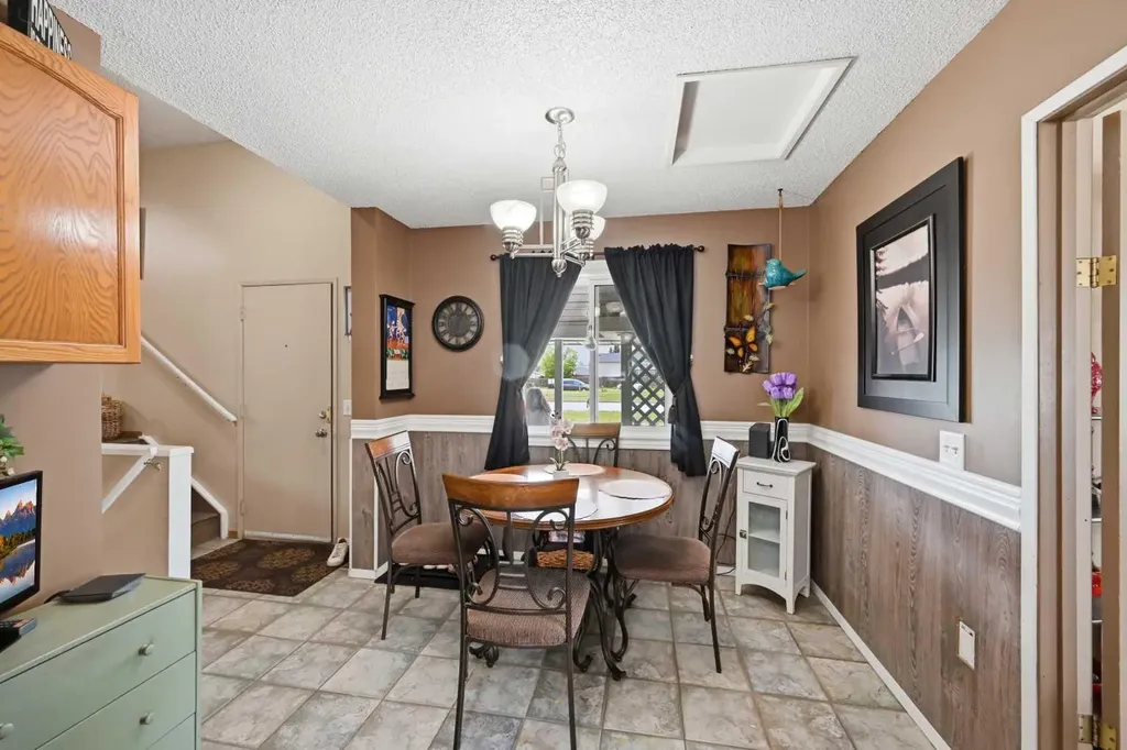 45 Taradale Close NE Calgary AB T3J 3E5