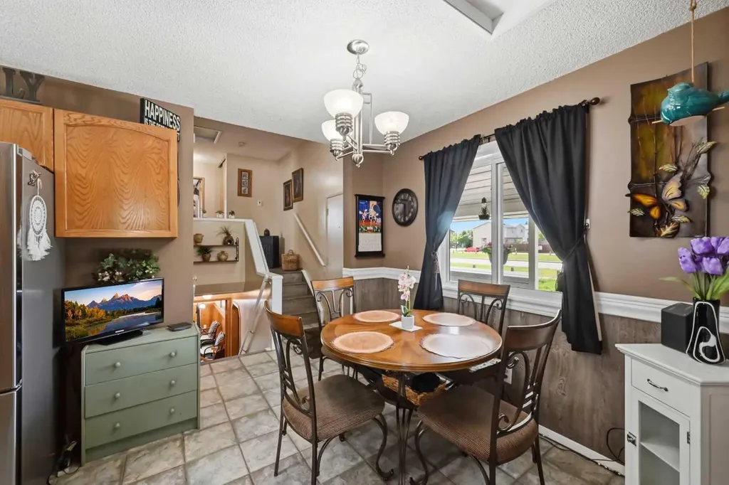45 Taradale Close NE Calgary AB T3J 3E5