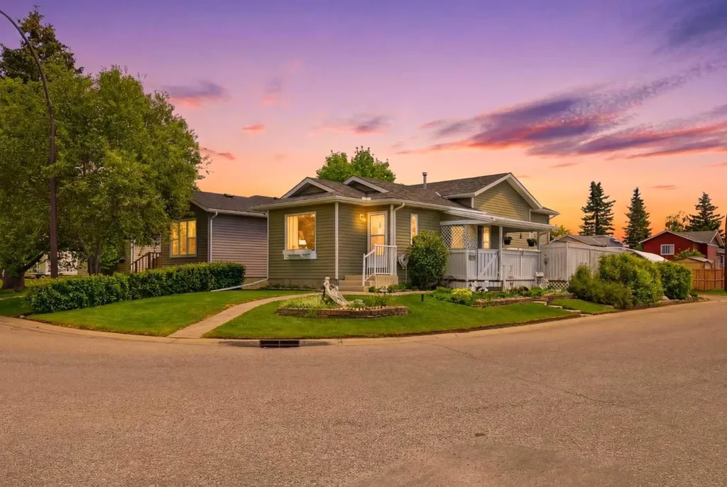 45 Taradale Close NE Calgary AB T3J 3E5