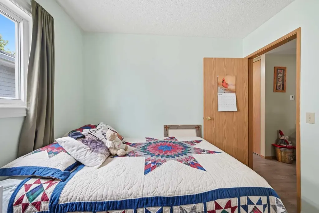 45 Taradale Close NE Calgary AB T3J 3E5