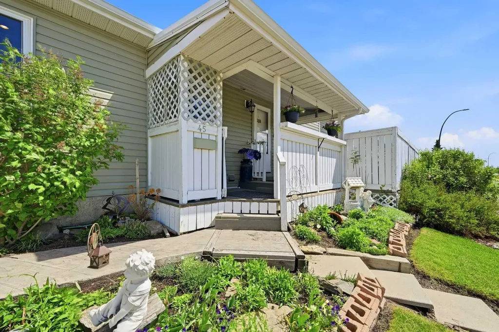 45 Taradale Close NE Calgary AB T3J 3E5