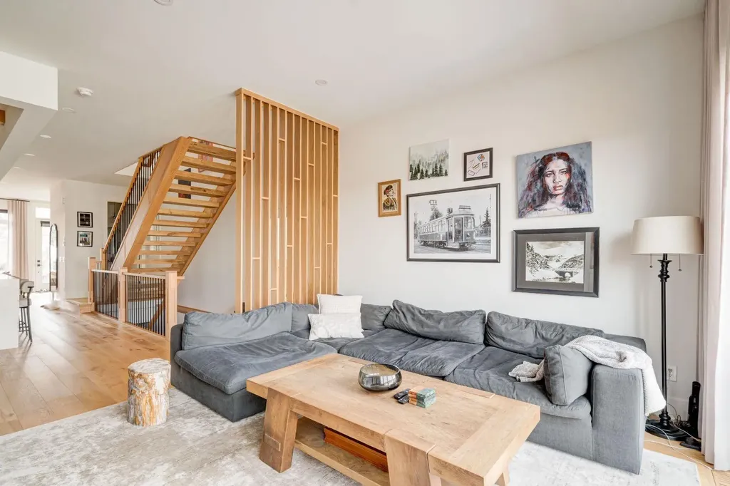 2440 31 Avenue SW Calgary AB T3E3P1