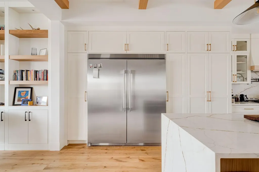 2440 31 Avenue SW Calgary AB T3E3P1