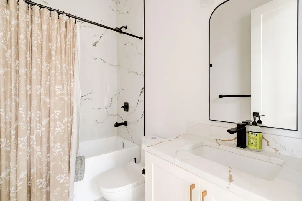 2440 31 Avenue SW Calgary AB T3E3P1
