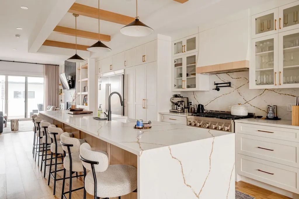 2440 31 Avenue SW Calgary AB T3E3P1