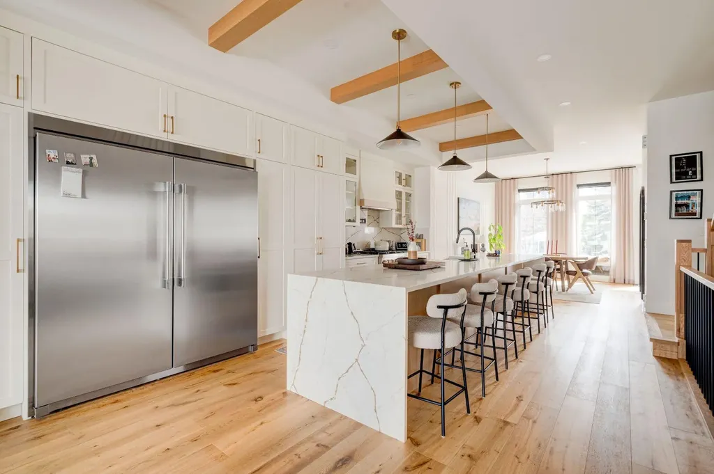 2440 31 Avenue SW Calgary AB T3E3P1