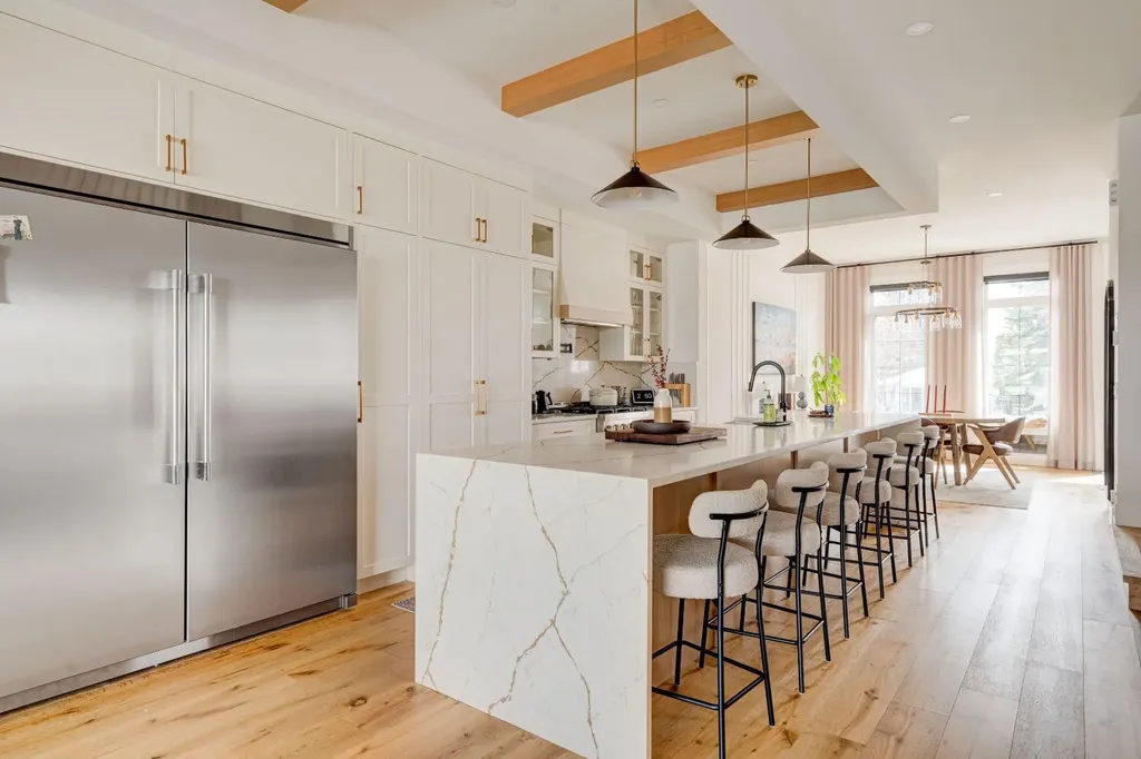 2440 31 Avenue SW Calgary AB T3E3P1