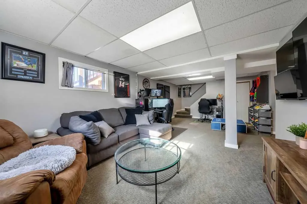101 S Railway Street Okotoks AB T1S 1K6
