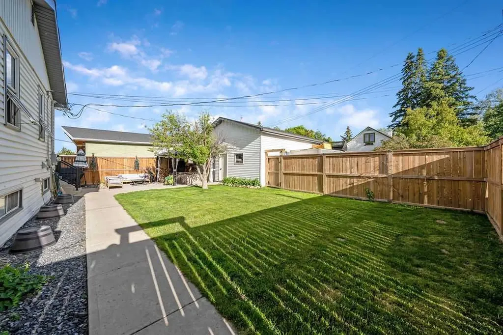101 S Railway Street Okotoks AB T1S 1K6