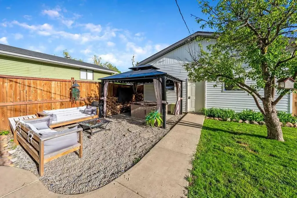 101 S Railway Street Okotoks AB T1S 1K6