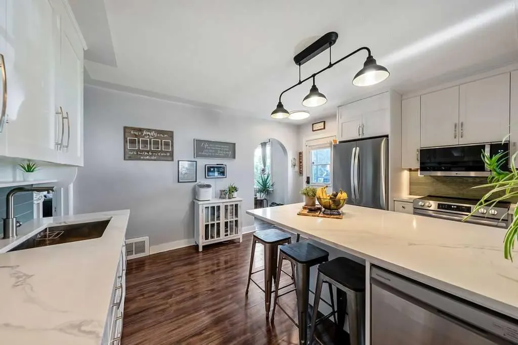 101 S Railway Street Okotoks AB T1S 1K6