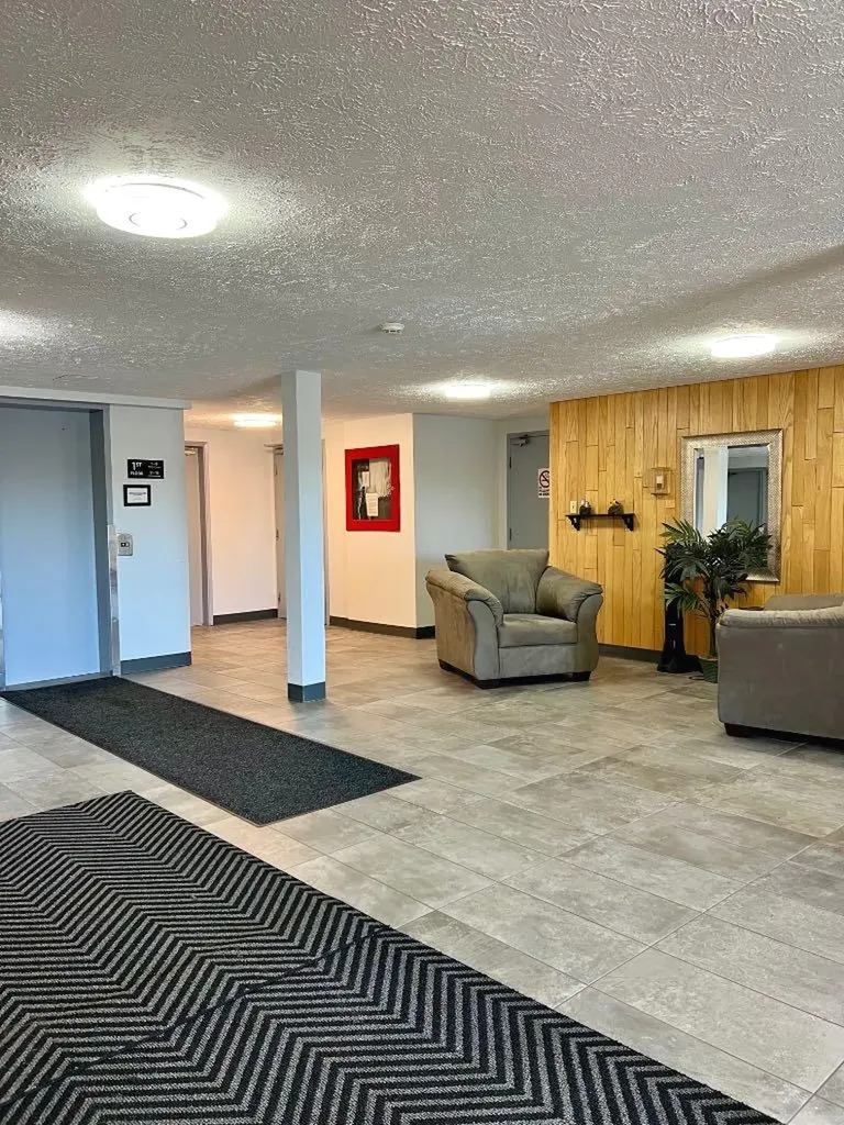9640 92 Avenue Grande Prairie AB T8V 0H4