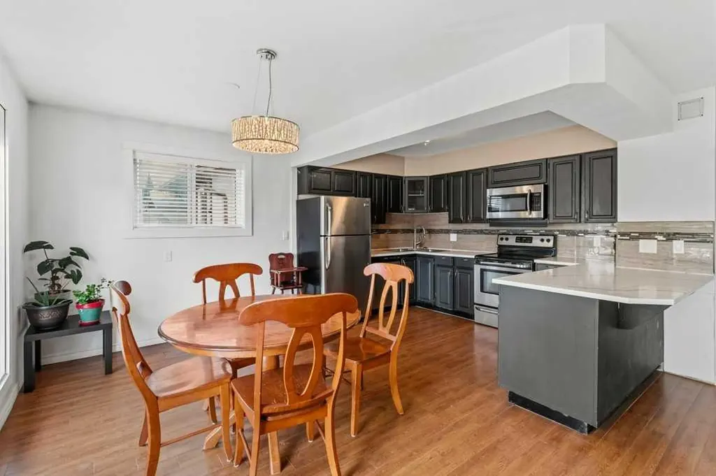 16 Willow Street Sylvan Lake AB T4S 1M1