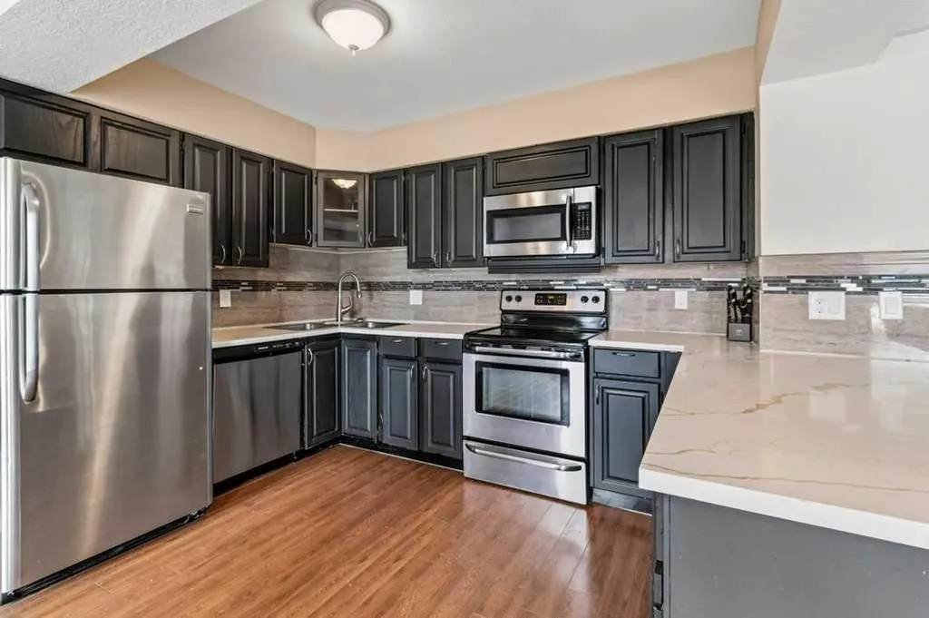 16 Willow Street Sylvan Lake AB T4S 1M1