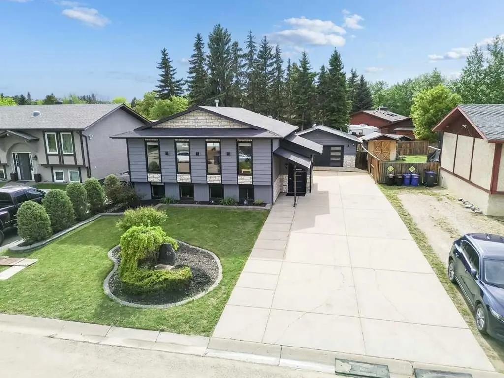 16 Willow Street Sylvan Lake AB T4S 1M1