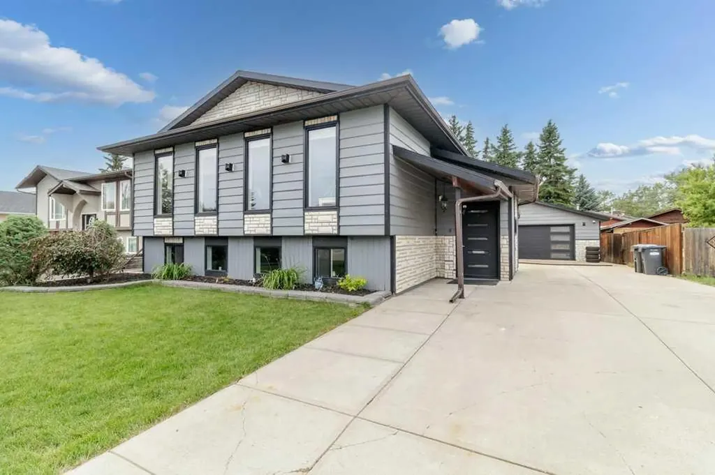 16 Willow Street Sylvan Lake AB T4S 1M1