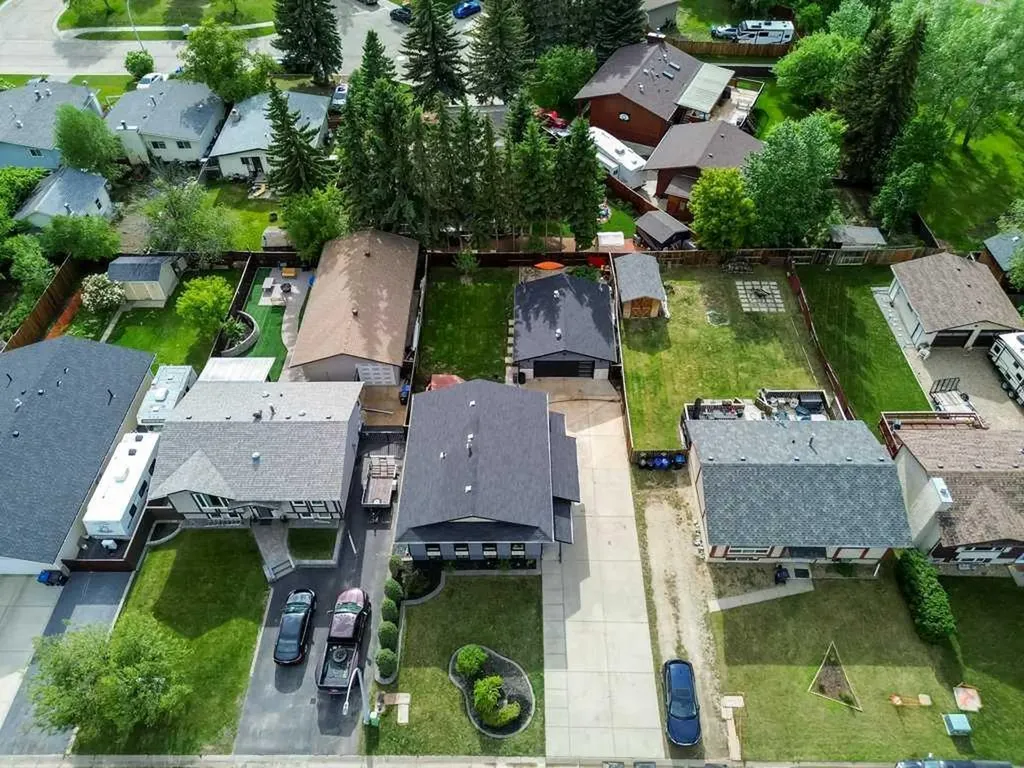 16 Willow Street Sylvan Lake AB T4S 1M1