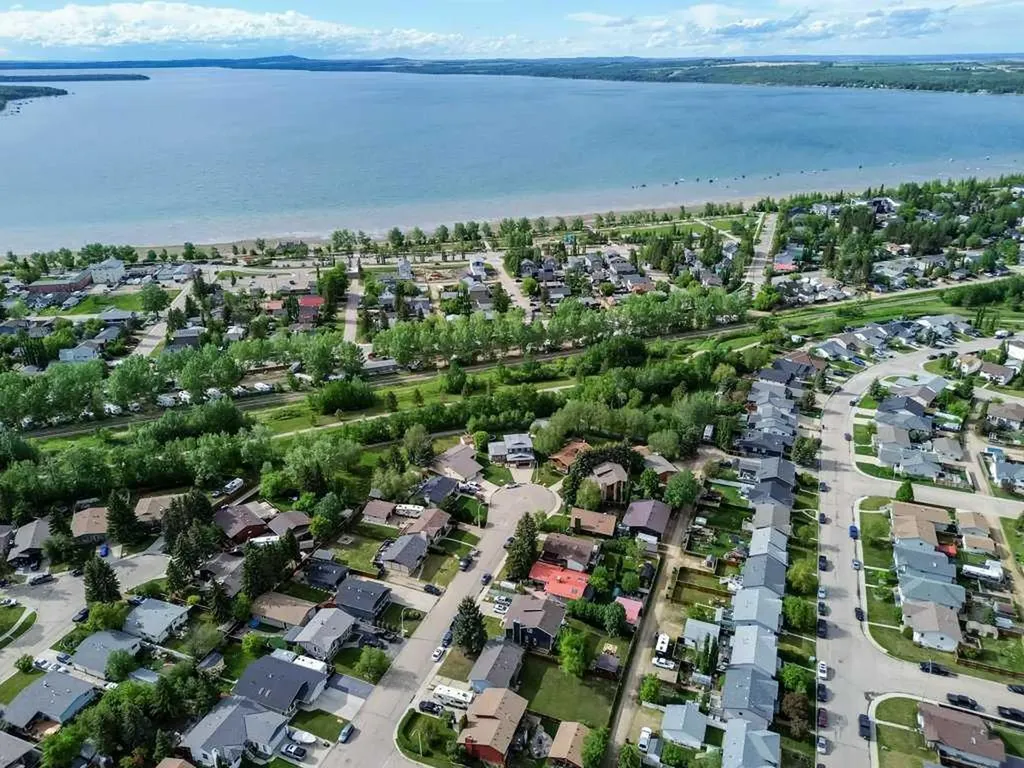 16 Willow Street Sylvan Lake AB T4S 1M1