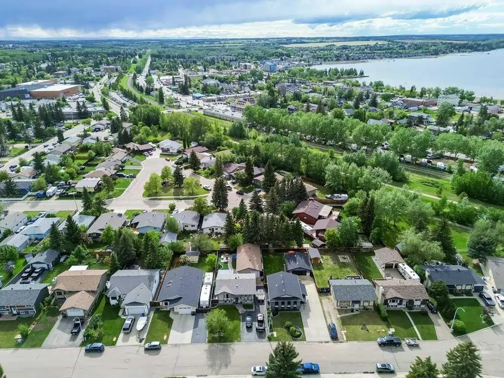 16 Willow Street Sylvan Lake AB T4S 1M1