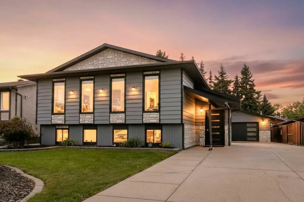 16 Willow Street Sylvan Lake AB T4S 1M1