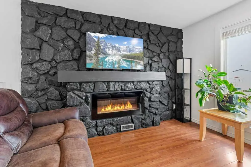 16 Willow Street Sylvan Lake AB T4S 1M1