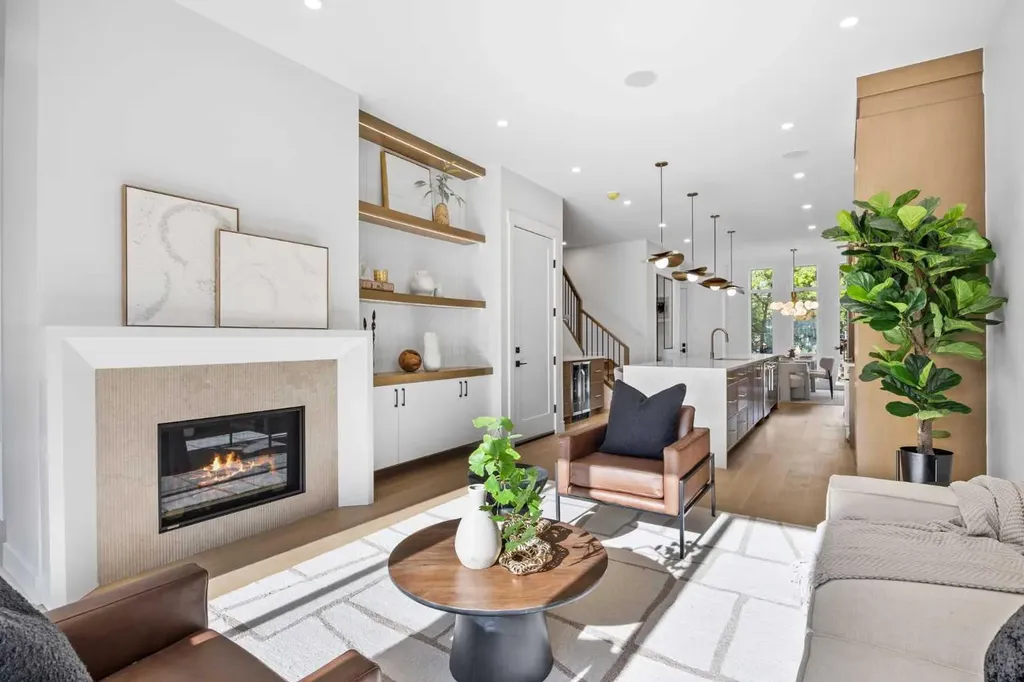 2205 26a Street SW Calgary AB T3E 2C2