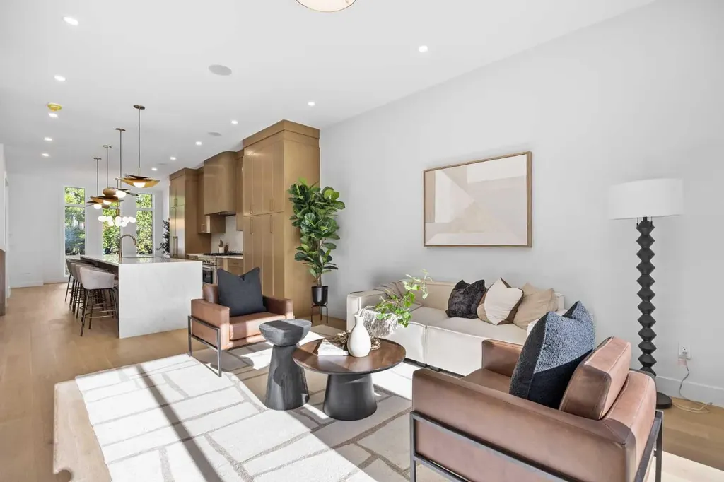 2205 26a Street SW Calgary AB T3E 2C2