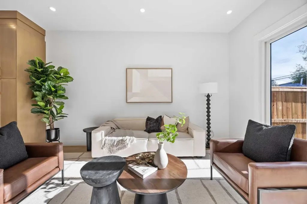 2205 26a Street SW Calgary AB T3E 2C2