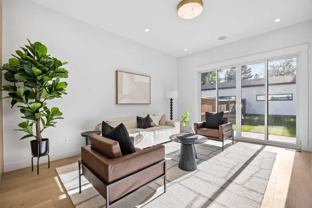 2205 26a Street SW Calgary AB T3E 2C2