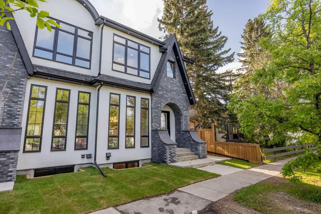 2205 26a Street SW Calgary AB T3E 2C2