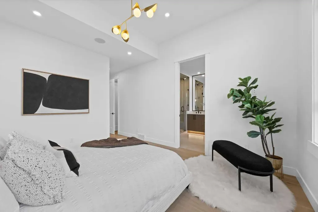 2205 26a Street SW Calgary AB T3E 2C2